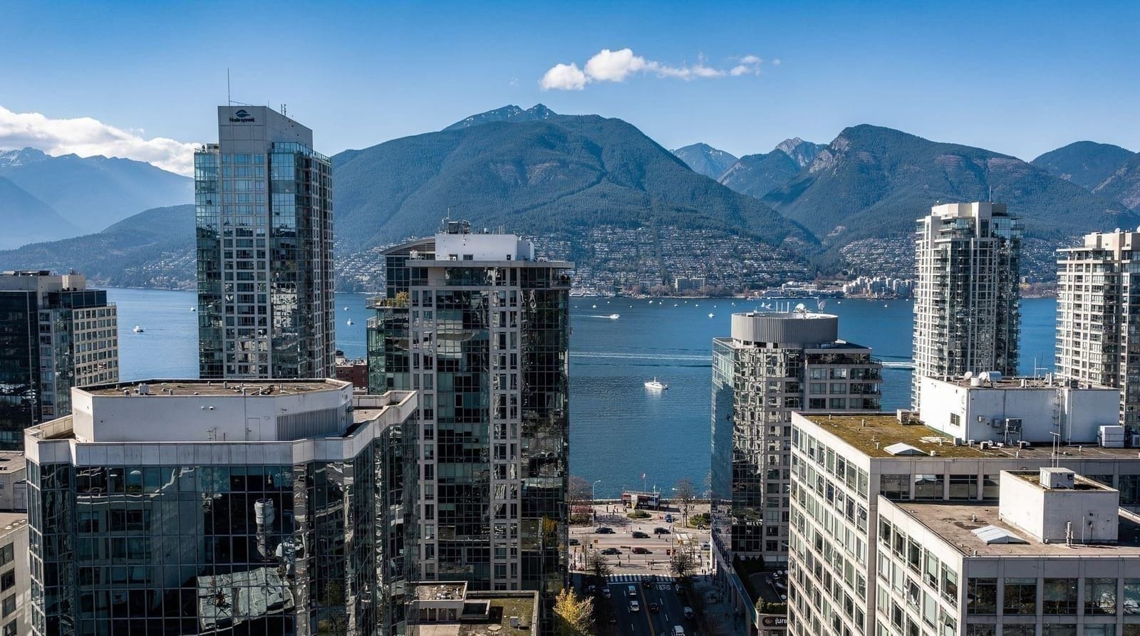 A realistic 3-day Vancouver plan for first-time visitors — A first-timer's 3-day Vancouver plan that accounts for jet lag, weather, and rea