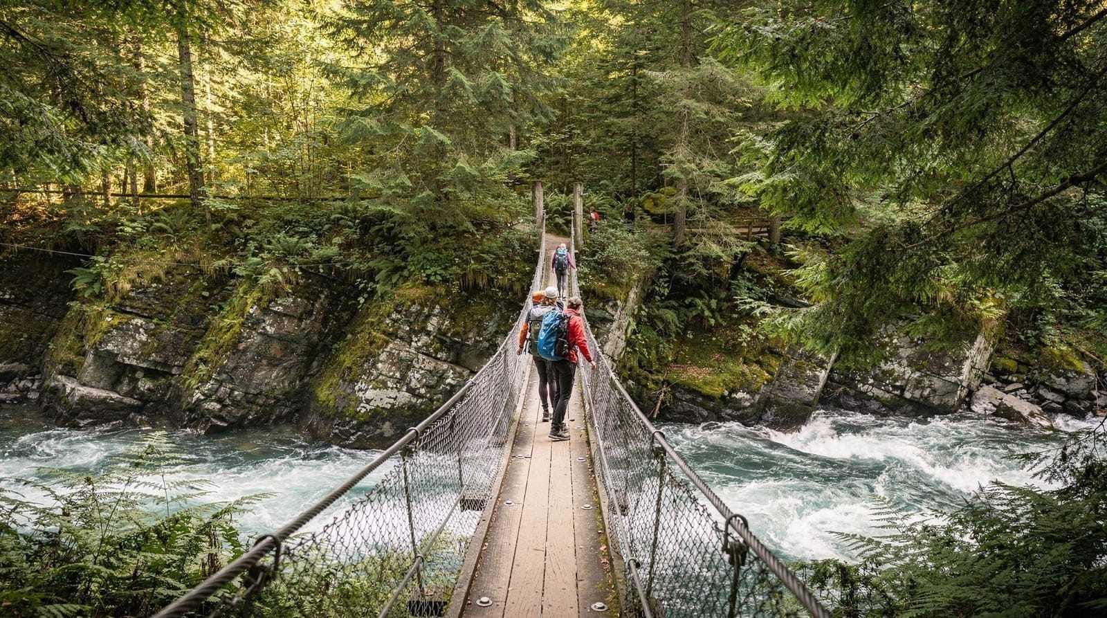 Capilano oder Lynn Canyon — wie man sich tatsächlich entscheidet — Ein Entscheidungsrahmen für die Wahl zwischen Capilano Suspension Bridge und Lyn