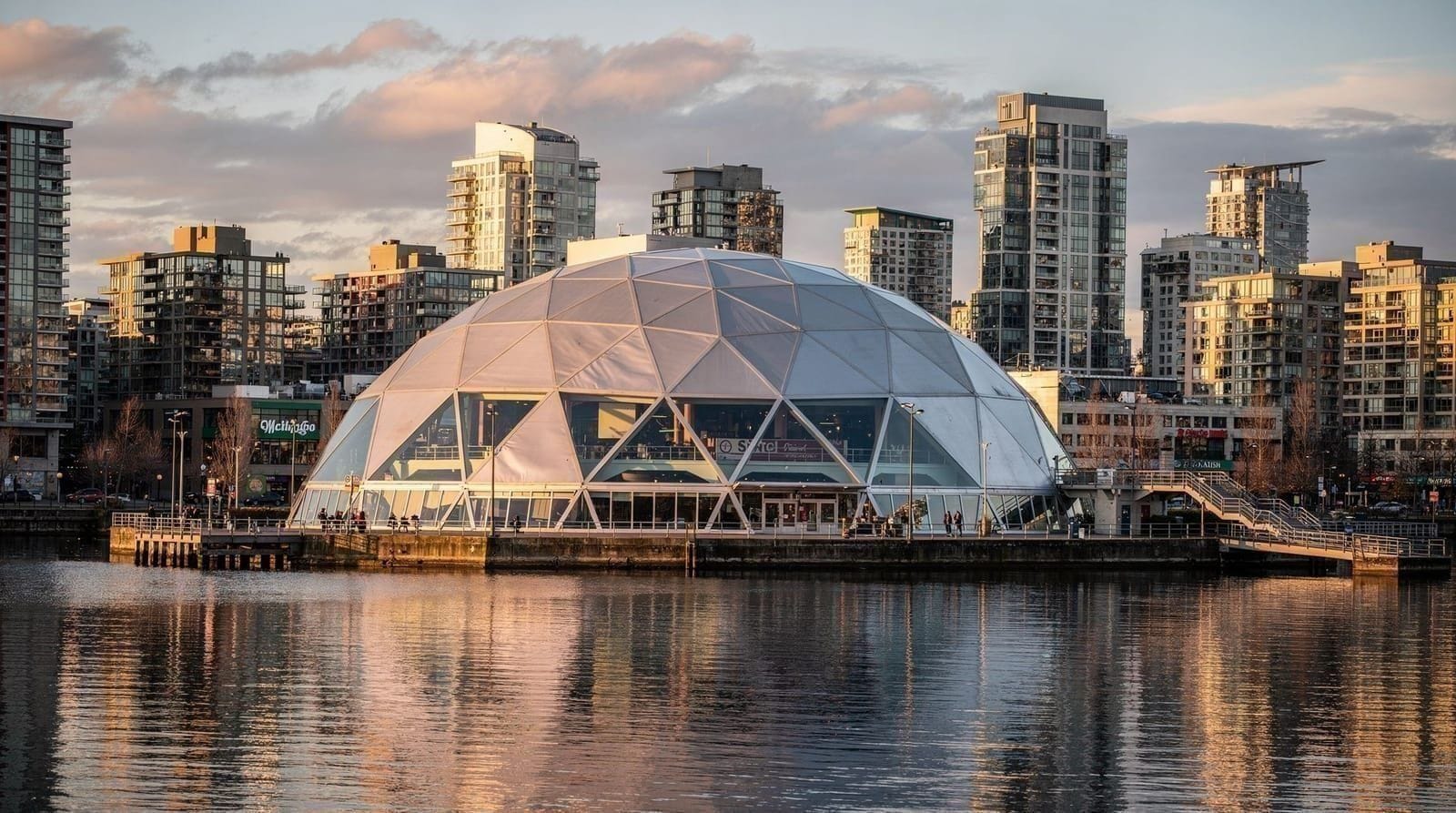 Science World — Guía práctica de Science World: la cúpula geodésica, exposiciones, teatro OMNIMA