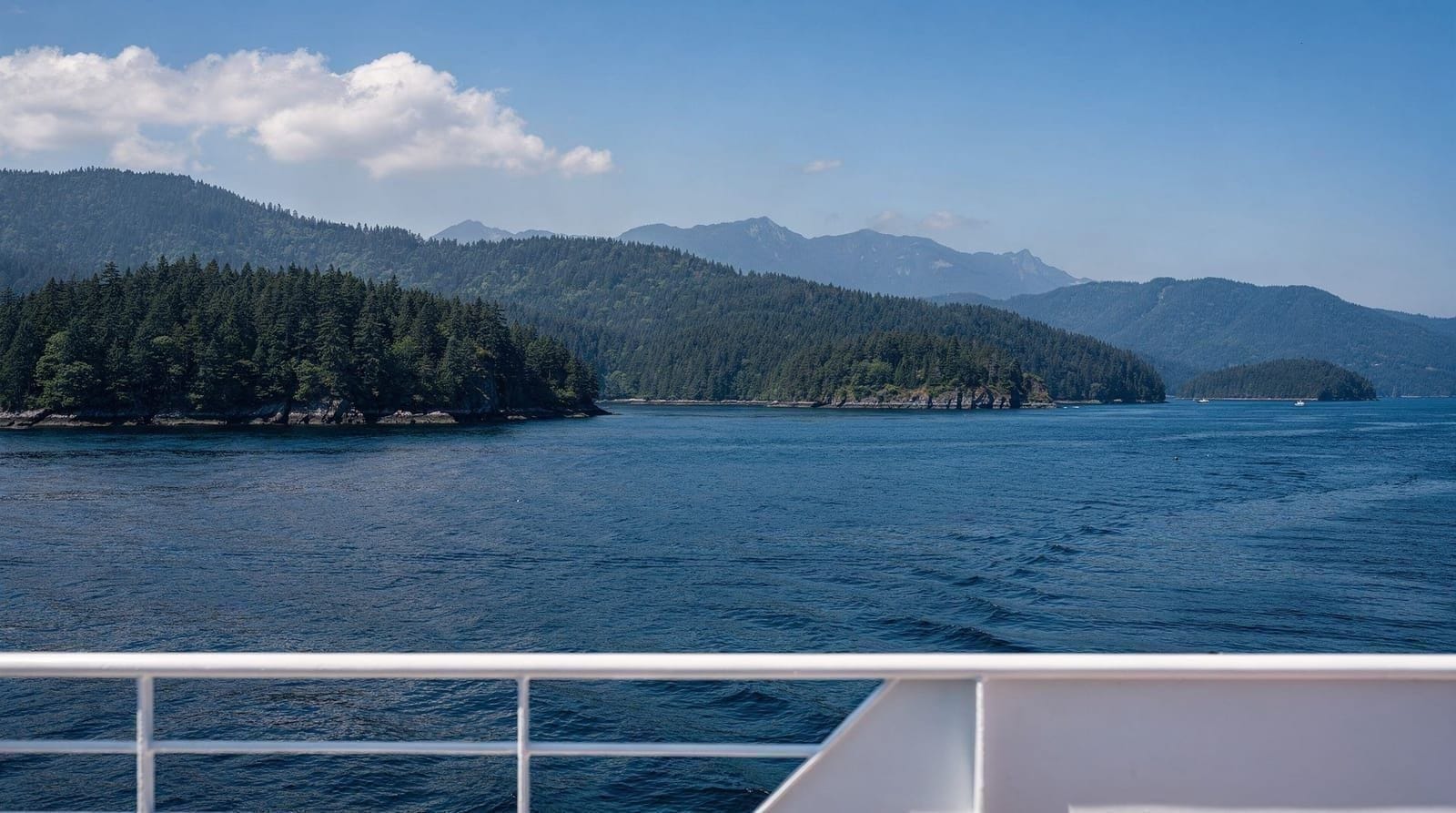 Vancouver vs. Victoria — welche Stadt priorisieren — Ein ehrlicher Vergleich von Vancouver und Victoria als Reiseziele — Atmosphäre, 