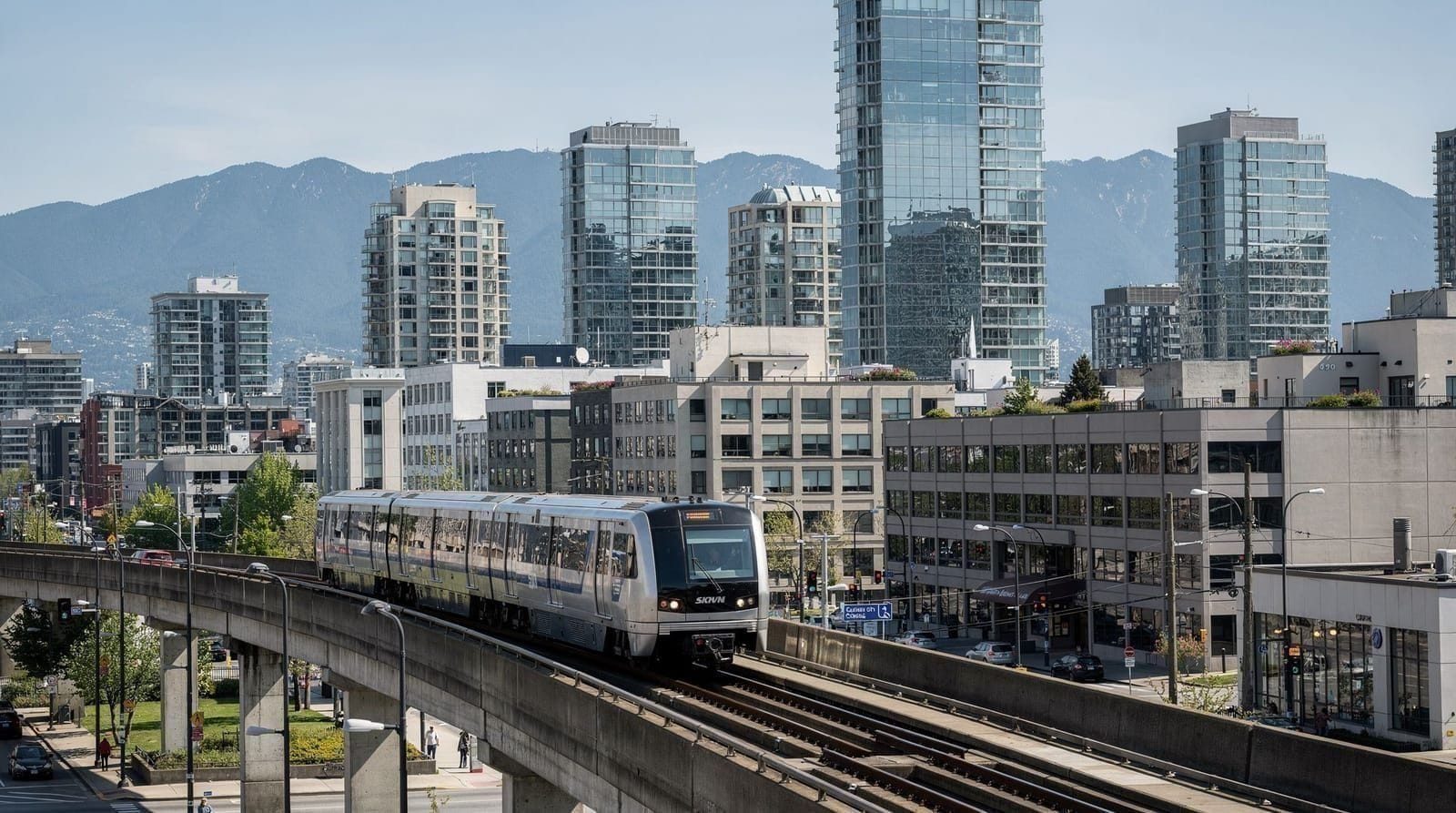 Von YVR in die Innenstadt von Vancouver — Wie man von YVR in die Innenstadt von Vancouver kommt — SkyTrain-Tarife und Timi